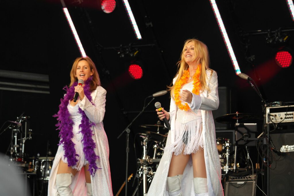 charity-gala-band-fabbagirls